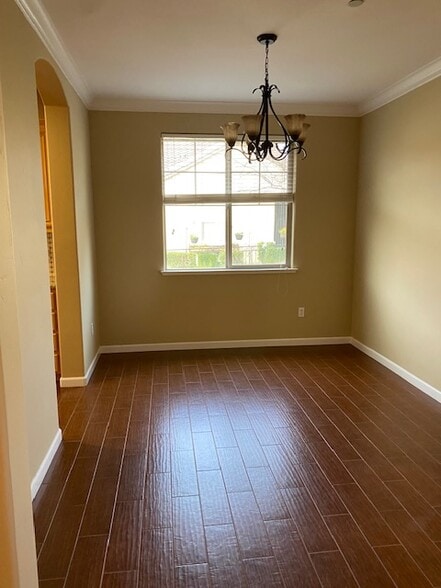 Dining area - 1000 Orleans Ct