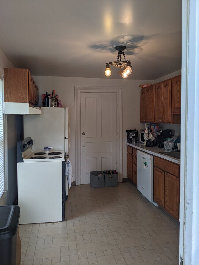 Building Photo - 501 W Forest Ave