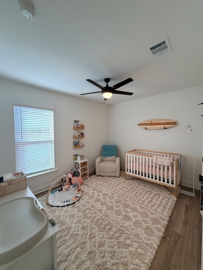 Building Photo - New Neighborhood.. Close to Barksdale Air Force Base..