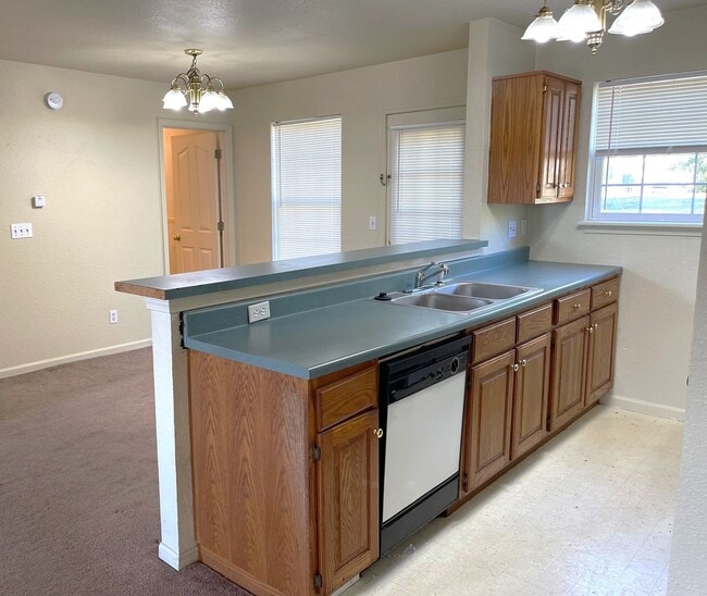 Building Photo - Duplex on Rice Road