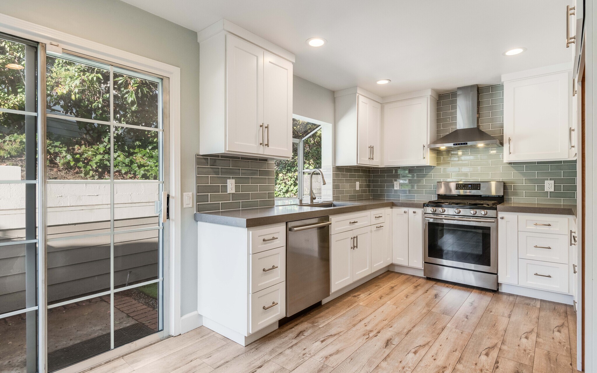 Building Photo - 470 Providence Ct