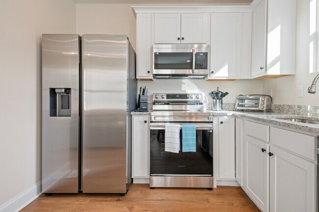 Building Photo - 24 Sawyer St