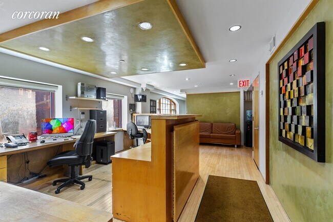 Building Photo - 202 Spring St