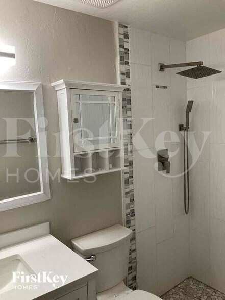 Building Photo - 8501 E Lee Pl