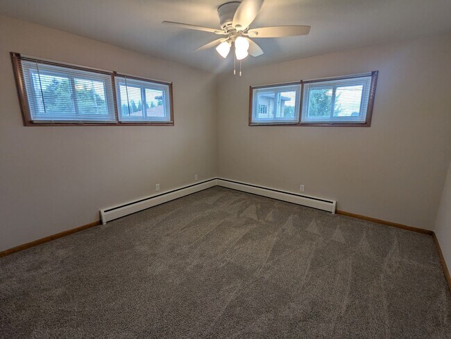 Building Photo - Newley Remodeled 1bed 1bath located near the Vilas neighborhood and hospitals