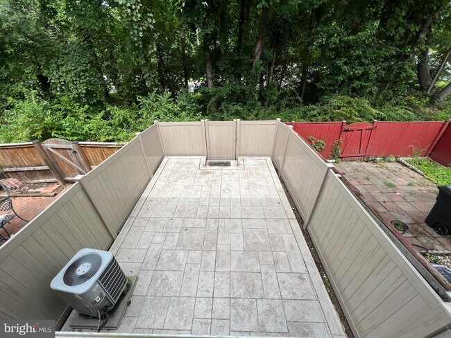 Building Photo - 5504 Woodlawn Manor Ct