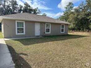 Building Photo - Country home