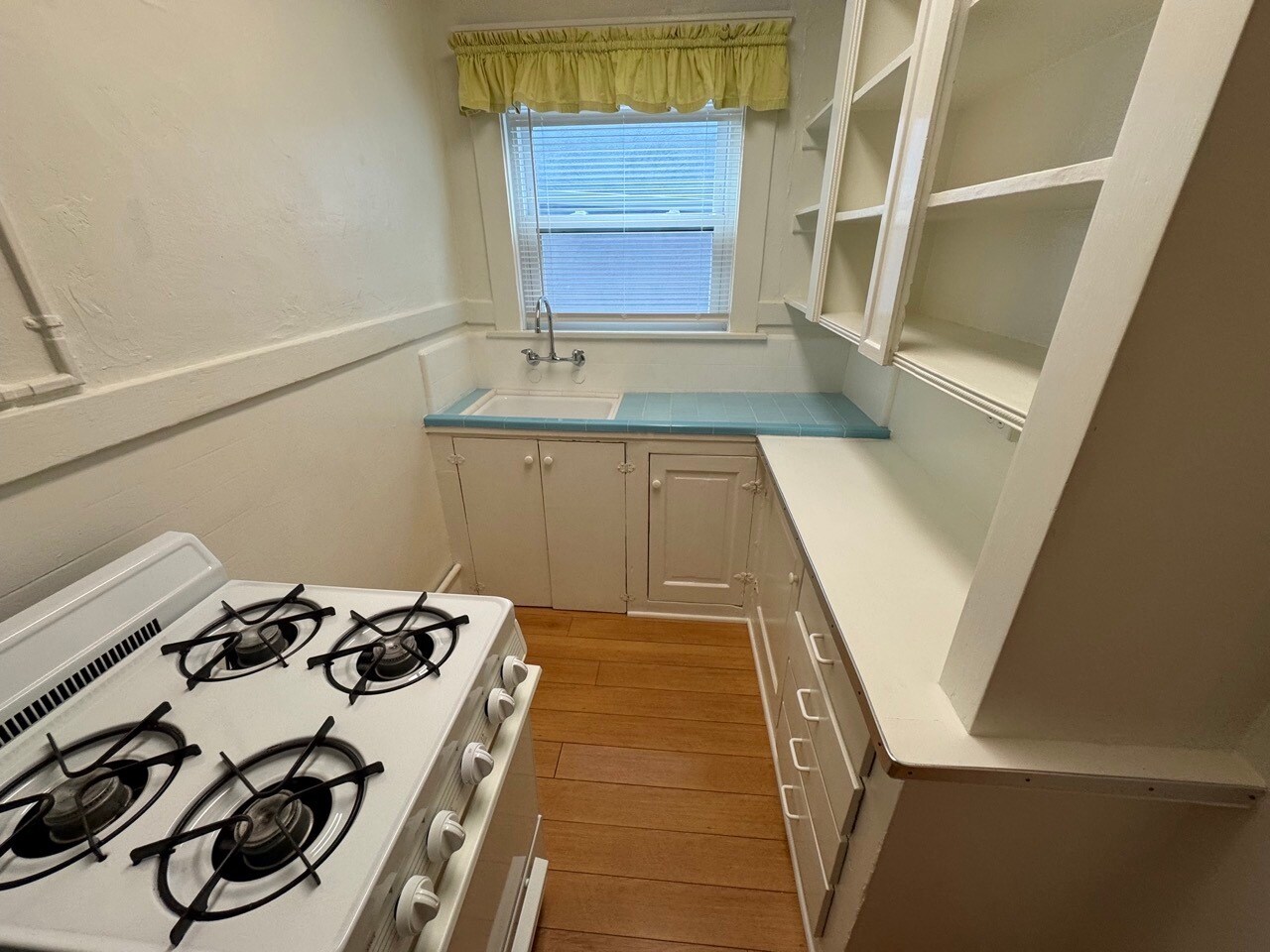 Building Photo - 40 Brooks Ave