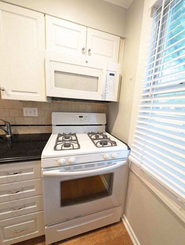 Building Photo - Rock Creek Village Condominium