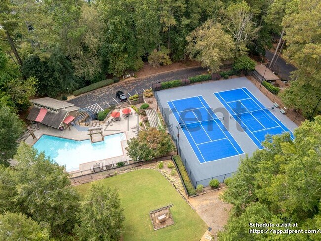 Building Photo - 1206 Riverview Dr