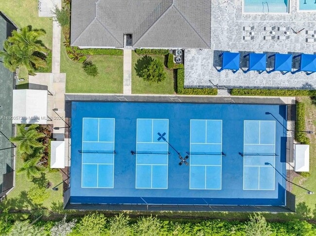 Building Photo - 14800 Cumberland Dr