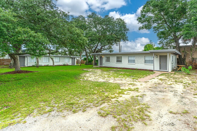 Building Photo - 718 Eglin Pkwy