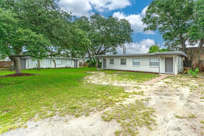 Building Photo - 718 Eglin Pkwy NE