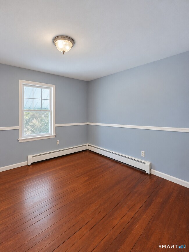 Building Photo - 129 Wall St