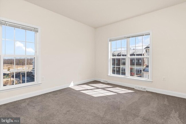 Building Photo - 1323 Saxton Wy