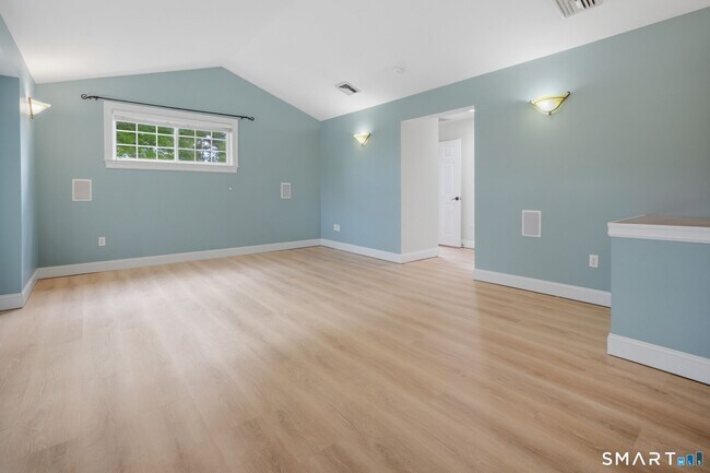 Building Photo - 28 Ashford Rd