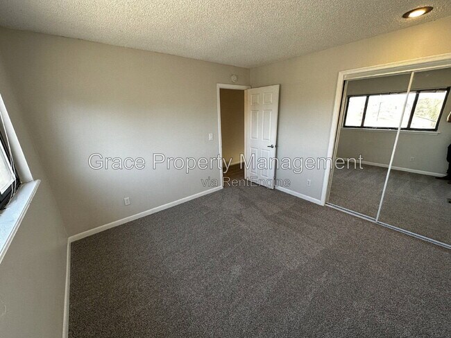 Building Photo - 24 Mountain Shadows Ct