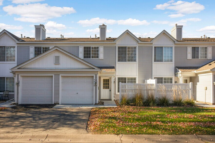 Building Photo - 4415 Naper Bay