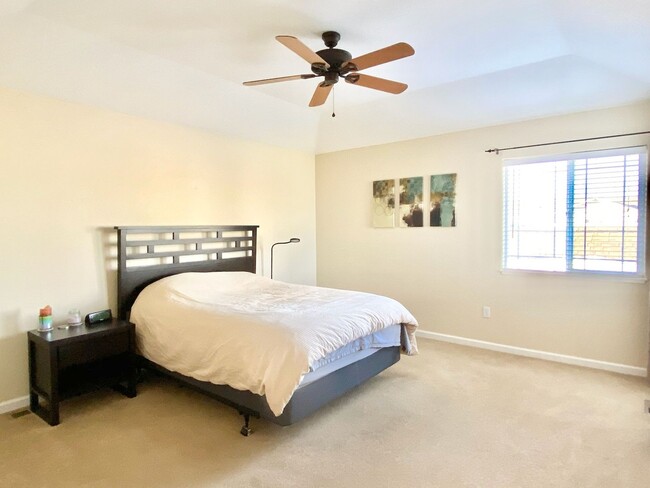 Building Photo - 2 Bedroom, 2.5 Bath Townhome with 2 Car Attached Garage in Fort Collins, Colorado