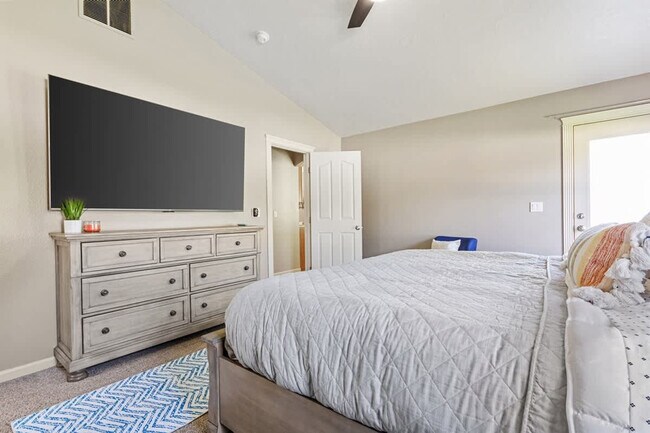Building Photo - 2480 W San Remo Ct