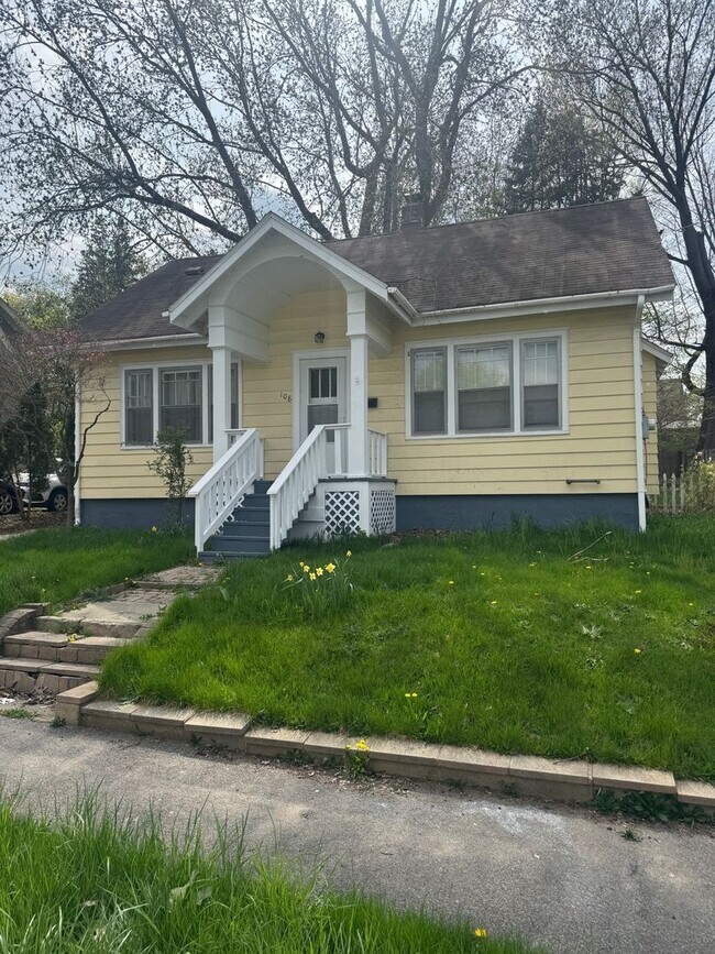 • Pack Your Bags! Fully Furnished 3BR Near... - •	Pack Your Bags! Fully Furnished 3BR Near...