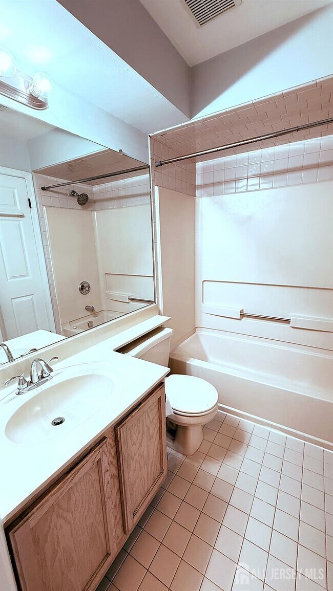 Building Photo - 434 Waterford Dr