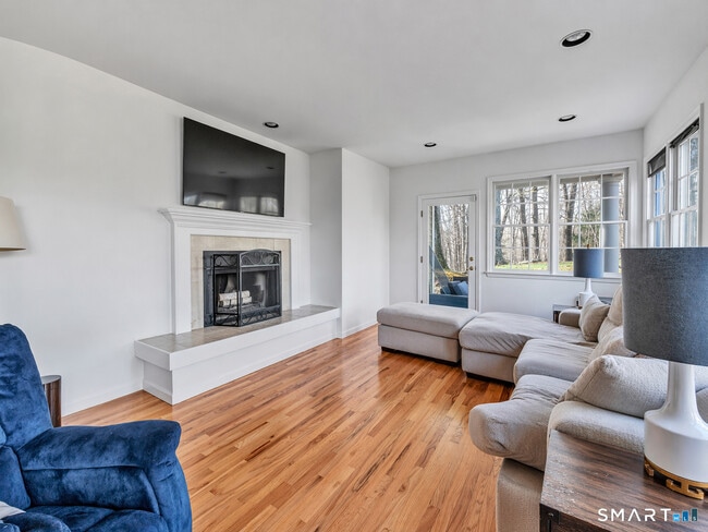 Building Photo - 553 Judd Rd