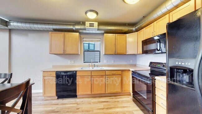 Building Photo - 2033 W 30th Ave