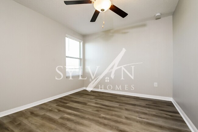 Building Photo - It’s time to start living the Real Life!