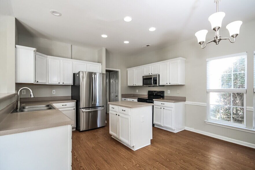 Building Photo - 537 Georgetown Dr NW