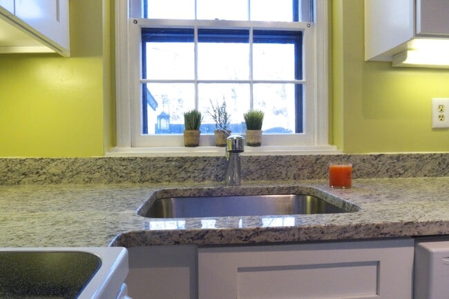 Building Photo - 2925 Espana Ct