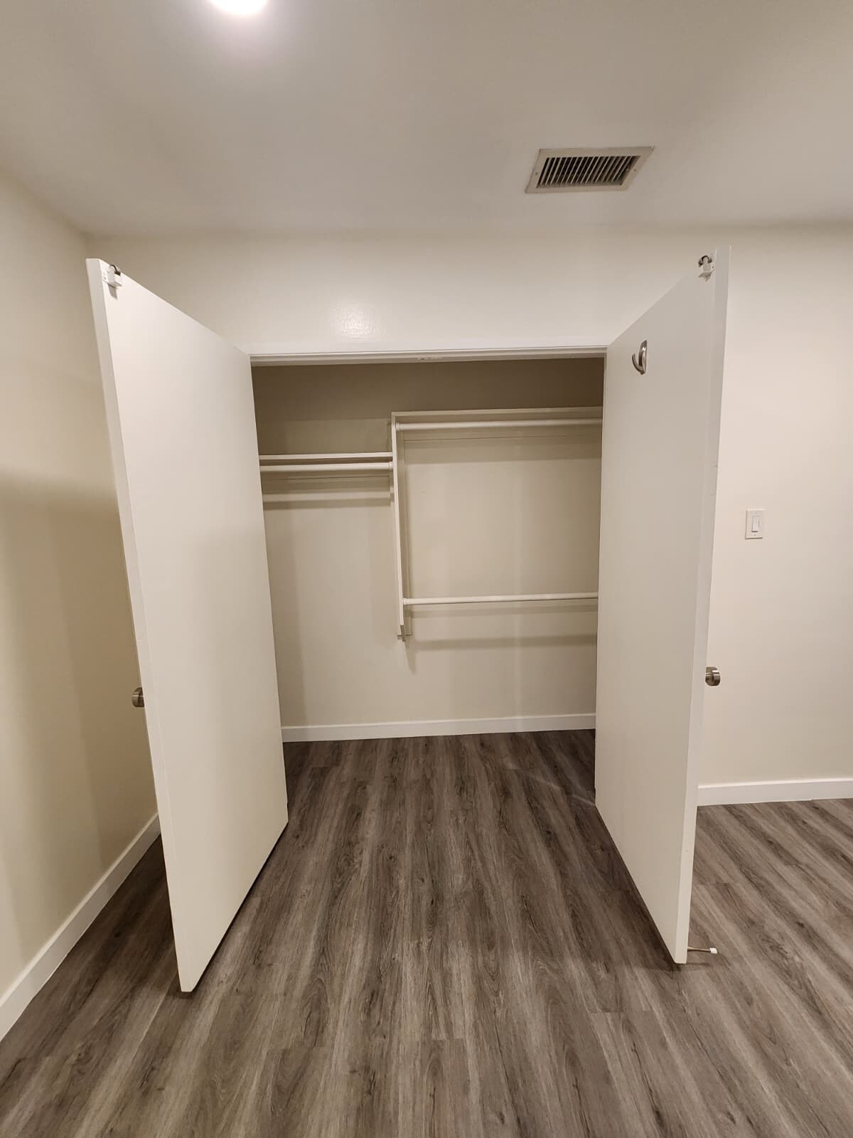 Building Photo - 701 S Osage Ave