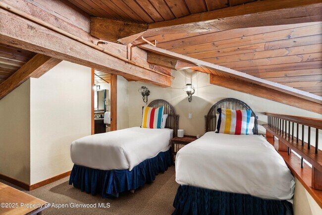 Building Photo - 400 Wood Rd