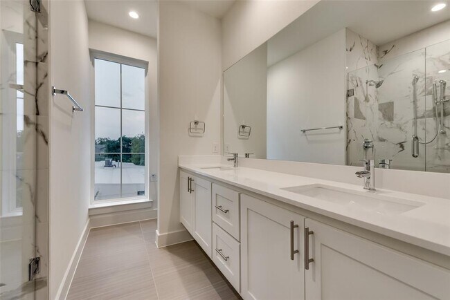 Building Photo - 5954 Lewis St