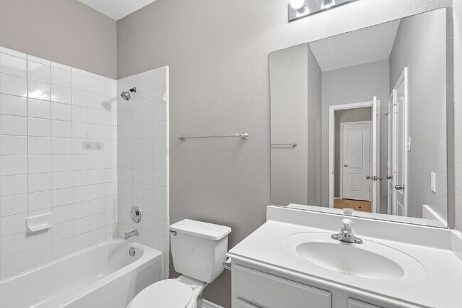 Building Photo - 3 Bedroom in Kyle with Fresh Paint Through...