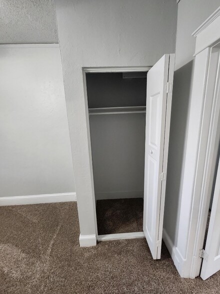 Building Photo - 1143 Chesapeake Ave