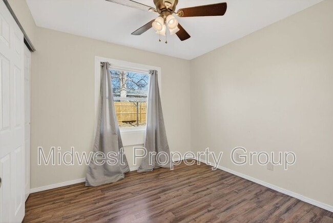 Building Photo - 36 Jamestown Dr