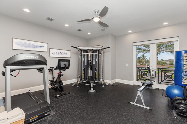 Building Photo - 3211 NE 27th Ave