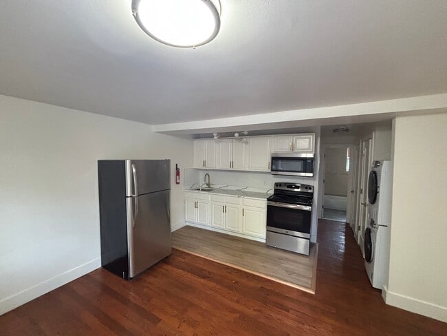 Building Photo - 140 71st St