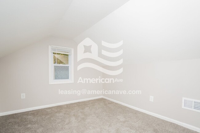 Building Photo - 1732 Sylvan Glen