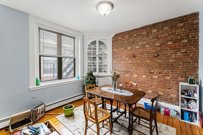 Building Photo - 2 Pearl St Pl