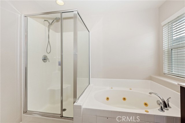 Building Photo - 14562 Rochester Ave