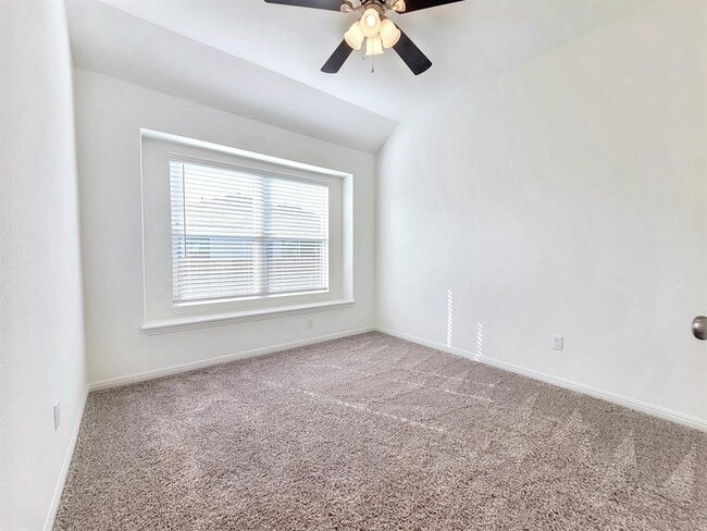 Building Photo - 610 Hereford Lp
