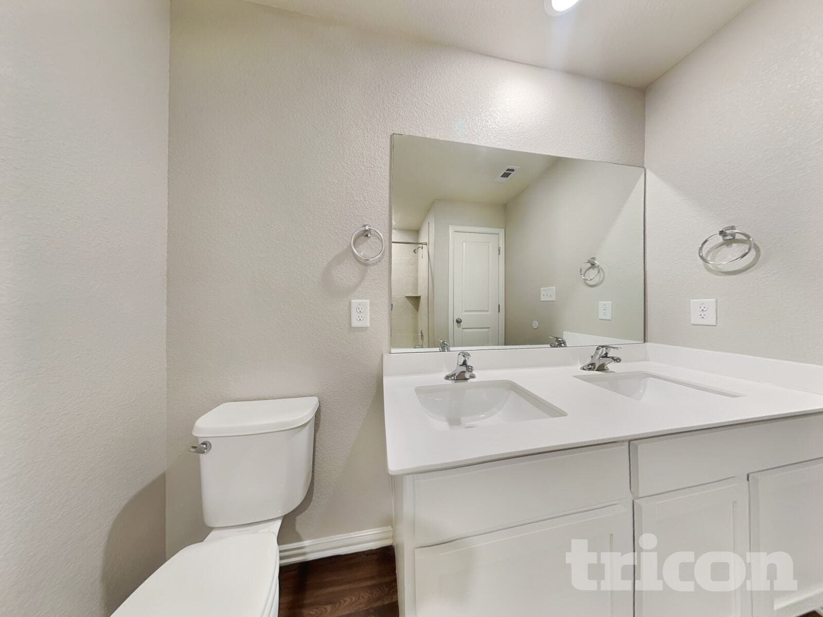 Building Photo - 127 Simon