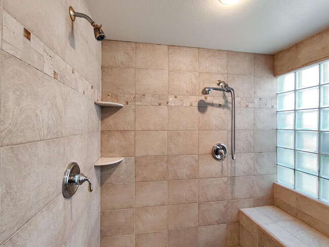 Building Photo - 75951 Kimberly Ln