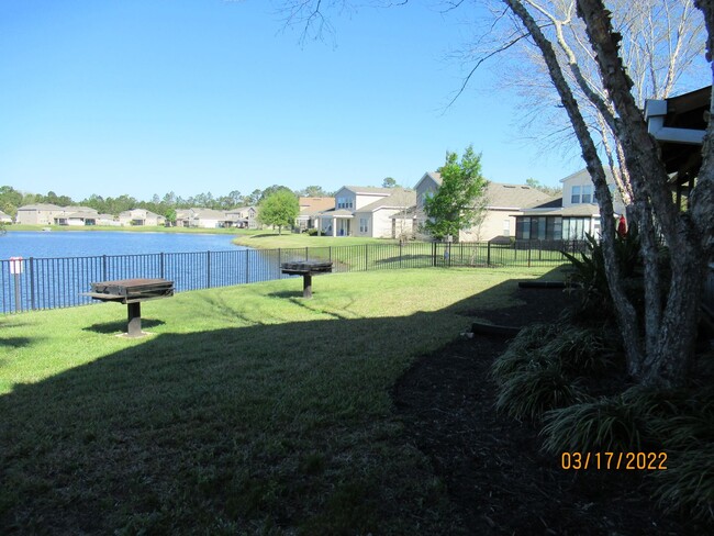 Building Photo - Lexington Park Beauty  3/2 with Water View