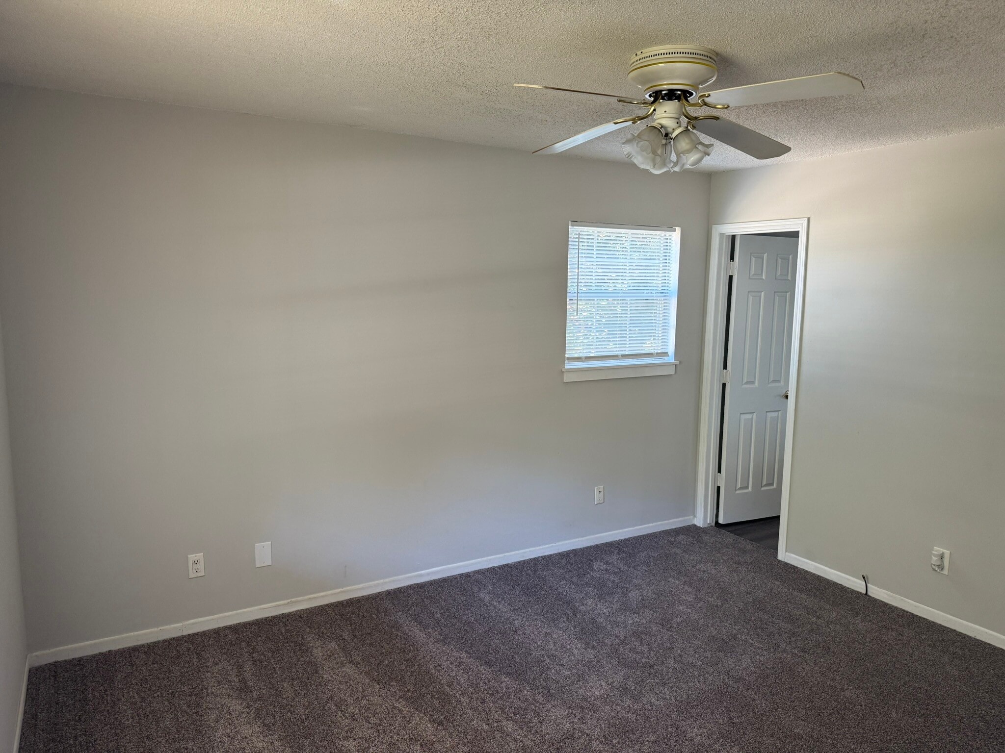 First Floor Bedroom - 800 Mountain View Ct
