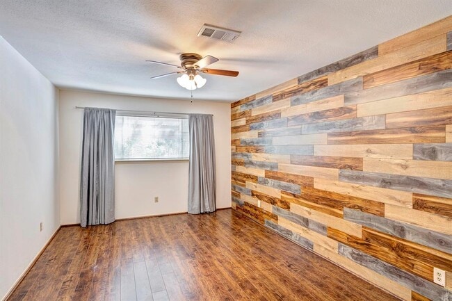 Building Photo - 13012 Trail Hollow Dr