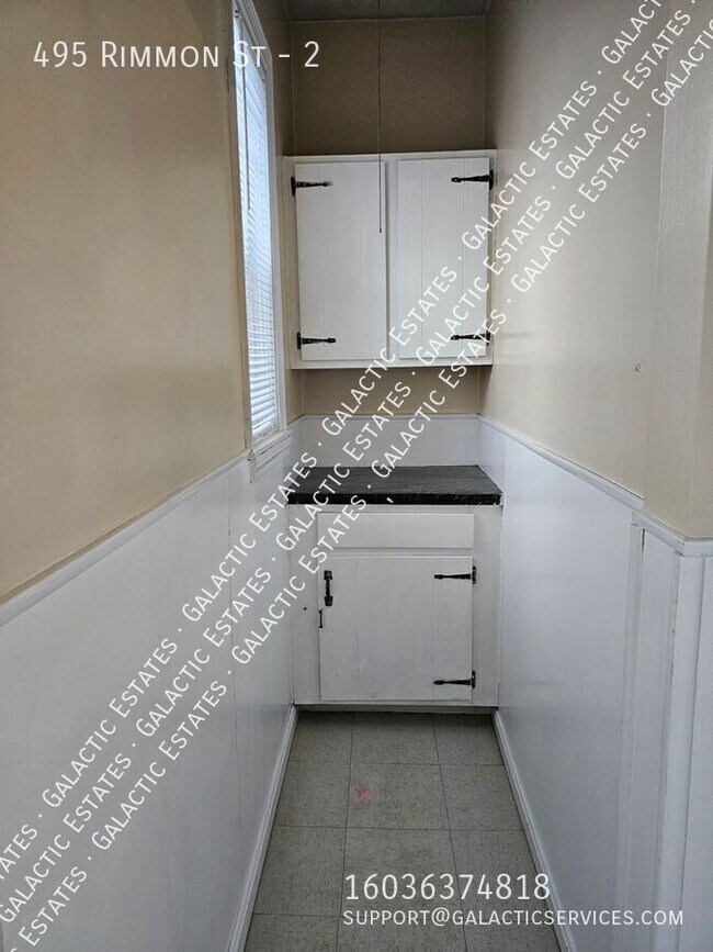 Building Photo - 495 Rimmon St