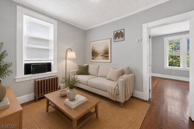 Building Photo - 86 Curie Ave